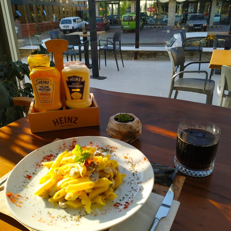 Sarmaşık Kafe